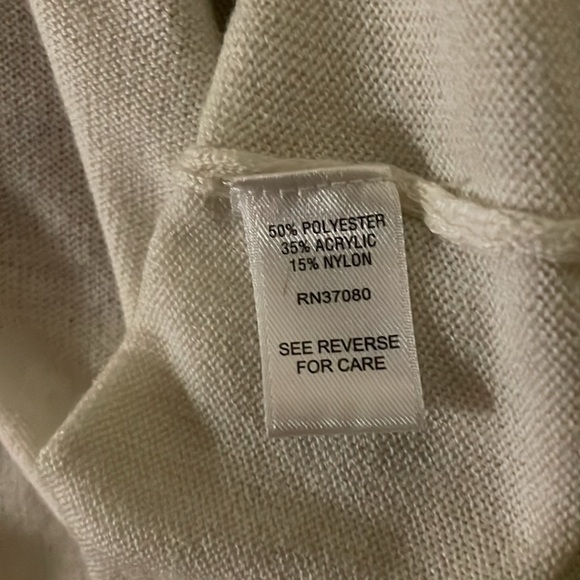 Cream Cowl neck sweater​ - Picture 4 of 4